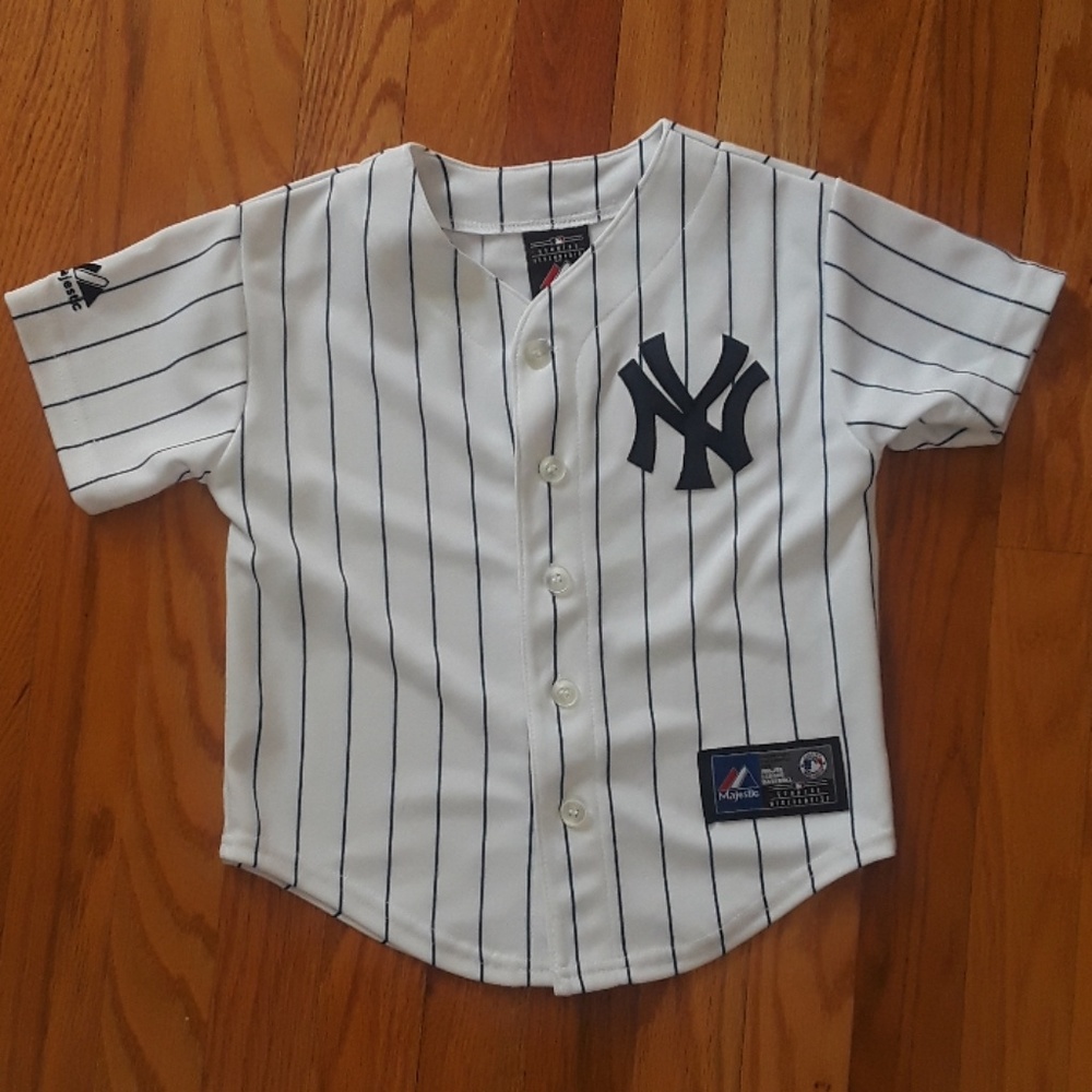 Jeter Yankees jersey size 4